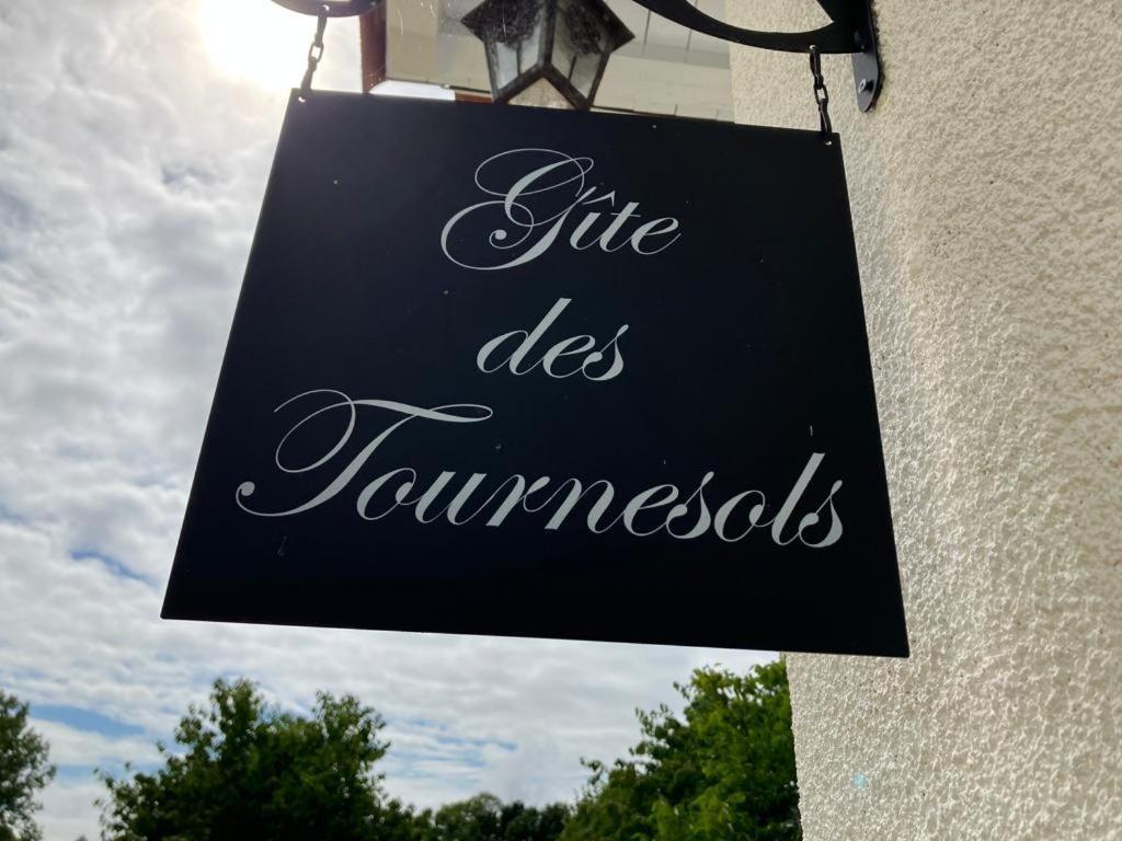 Gite Des Tournesols Oradour-Fanais Εξωτερικό φωτογραφία