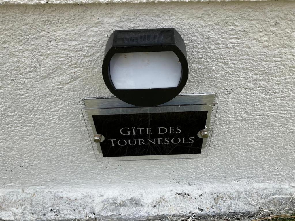 Gite Des Tournesols Oradour-Fanais Εξωτερικό φωτογραφία
